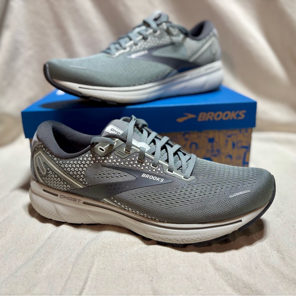 Brooks Men's Athletic Gray Running Shoes